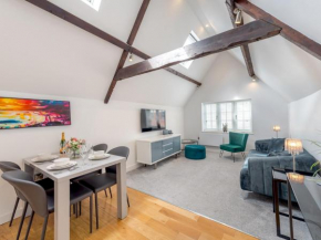 Pass the Keys 1 bed 40C Beautiful Town Apartment Celosia